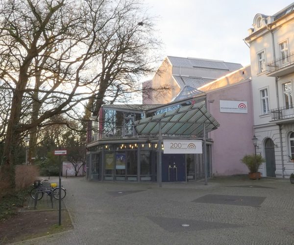 959px-Brandenburger_Theater_4 959px-Brandenburger_Theater_4
